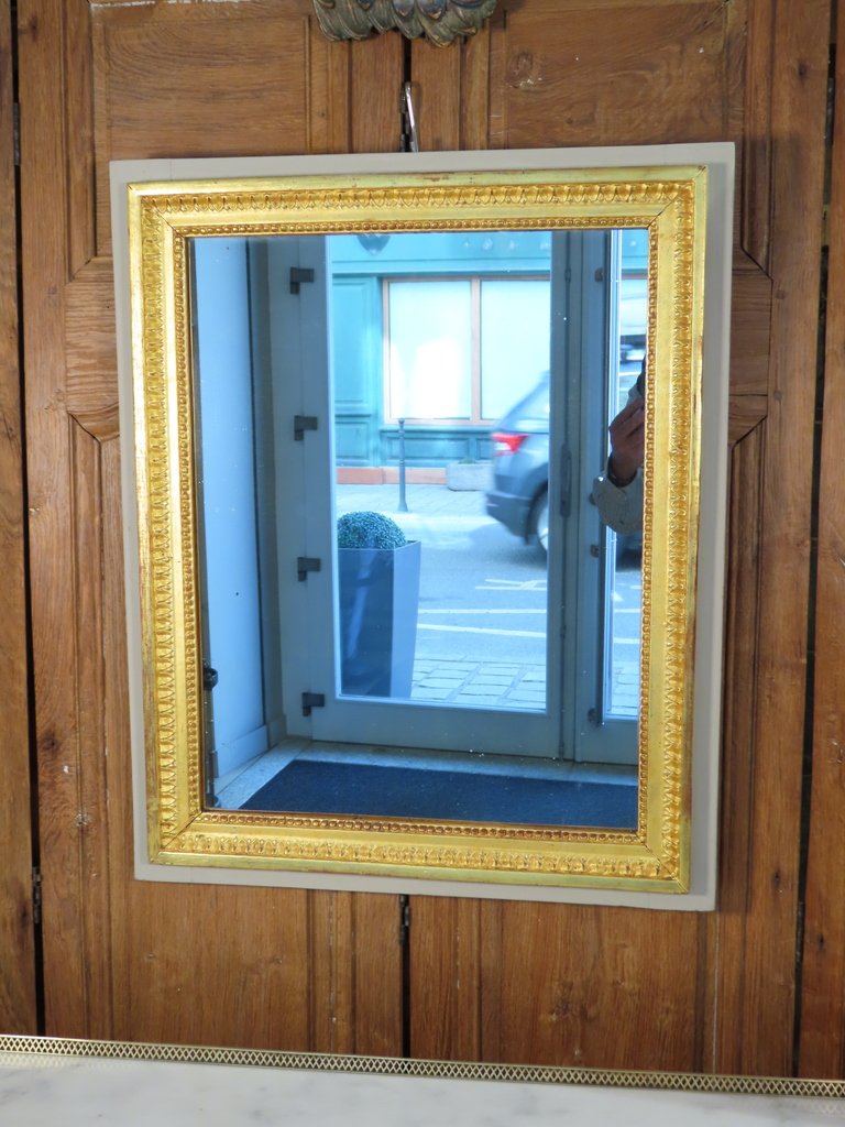 MIROIR DE BOISERIE EN BOIS DORE ET LAQUE Epoque Louis XVI -photo-3