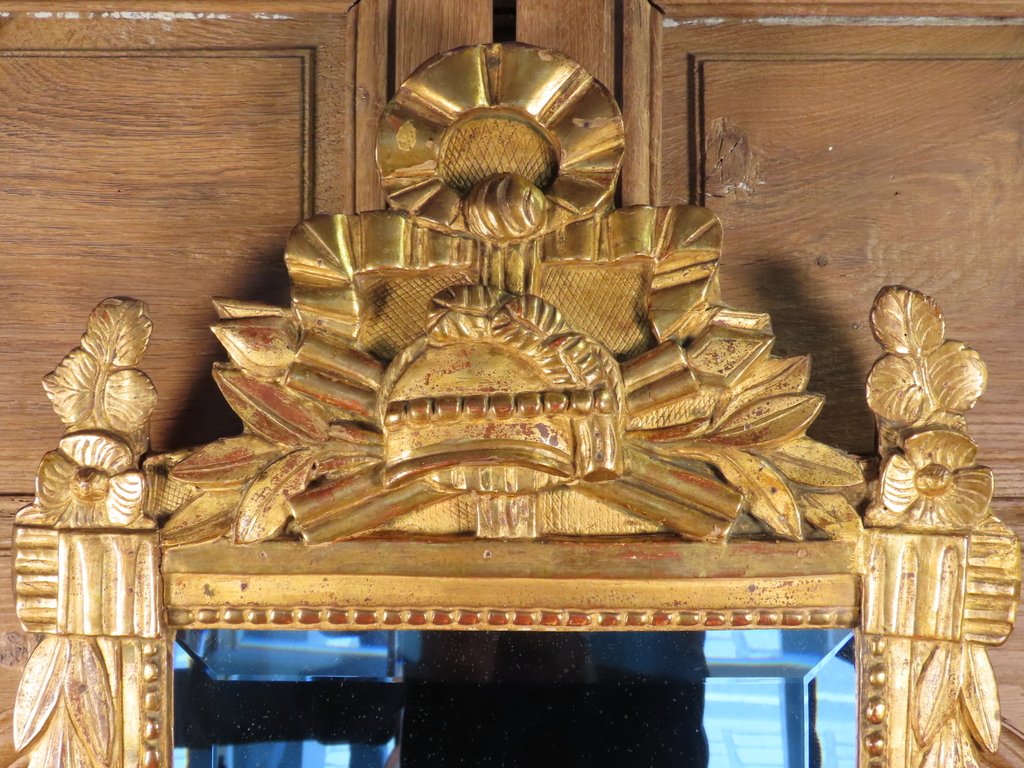 PETIT MIROIR EN BOIS DORE AUX ATTRIBUTS GUERRIER Epoque Louis XVI -photo-4