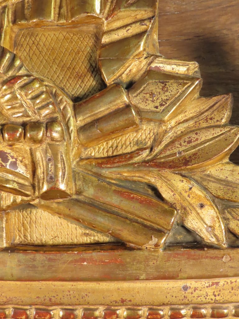 PETIT MIROIR EN BOIS DORE AUX ATTRIBUTS GUERRIER Epoque Louis XVI -photo-4
