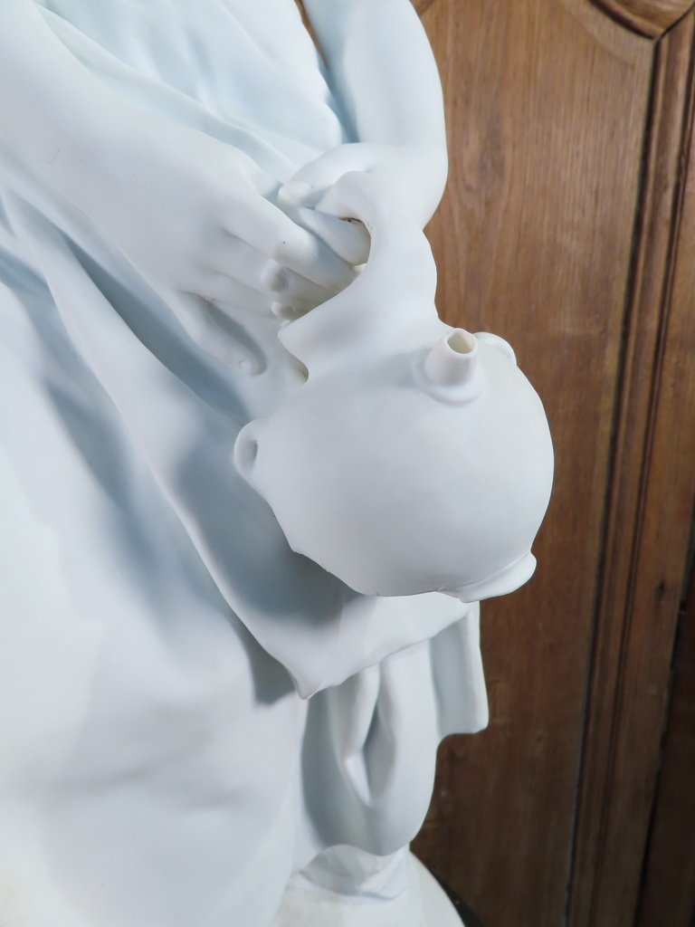 SCULPTURE BISCUIT JEUNE FEMME A LA FONTAINE Epoque fin XIX ème Siècle.-photo-5