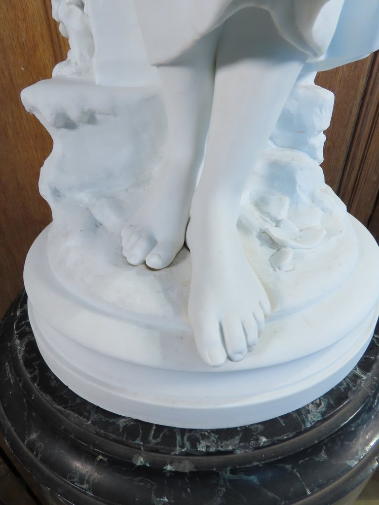 SCULPTURE BISCUIT JEUNE FEMME A LA FONTAINE Epoque fin XIX ème Siècle.-photo-6