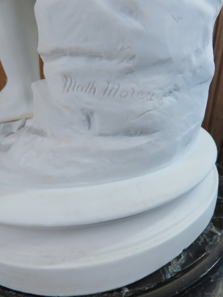 SCULPTURE BISCUIT JEUNE FEMME A LA FONTAINE Epoque fin XIX ème Siècle.-photo-8