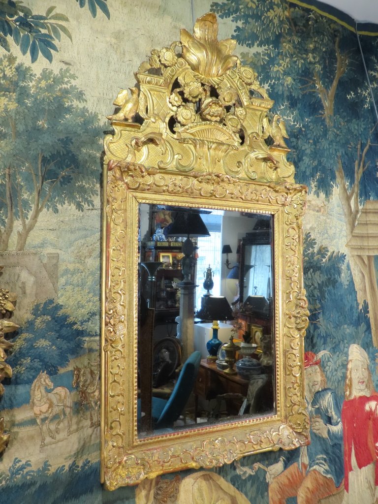 GRAND MIROIR EN BOIS SCULPTE DORE A FRONTON Epoque Régence -photo-2