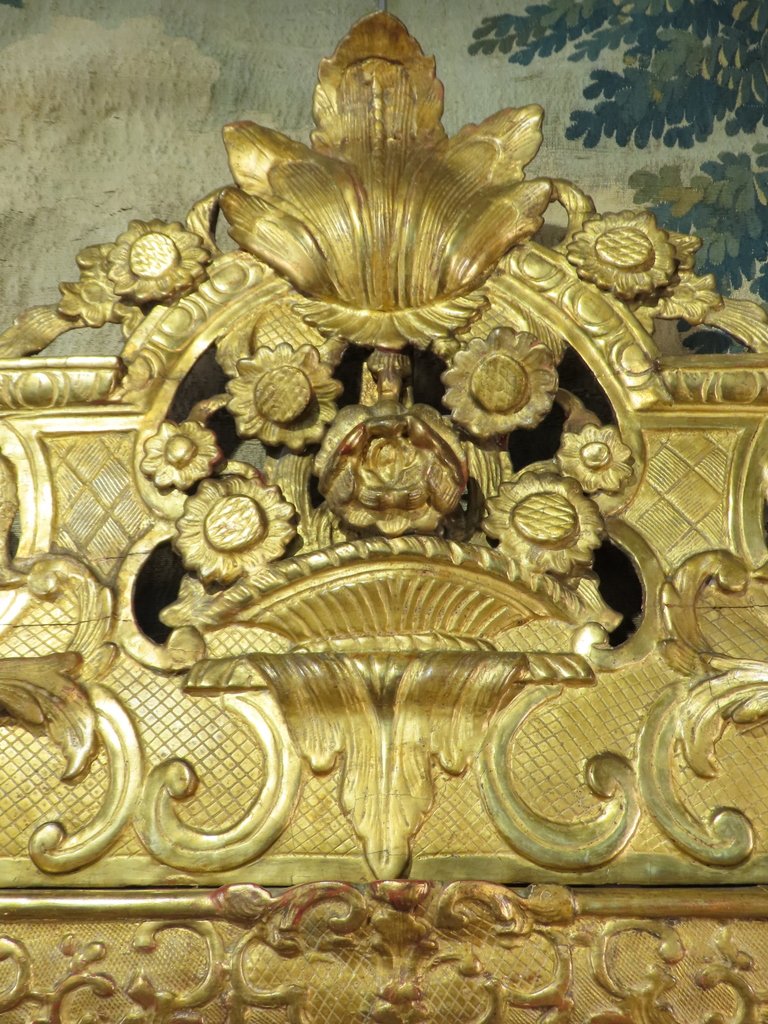 GRAND MIROIR EN BOIS SCULPTE DORE A FRONTON Epoque Régence -photo-4