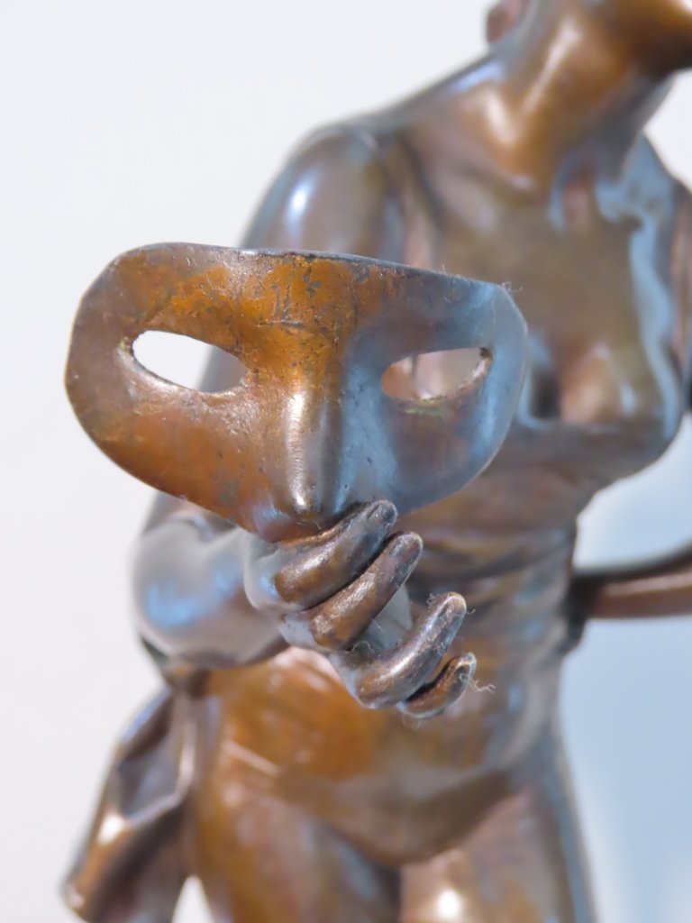 SCULPTURE EN BRONZE JEUNE FEMME AU MASQUE  Henri Emile Allouard -photo-2