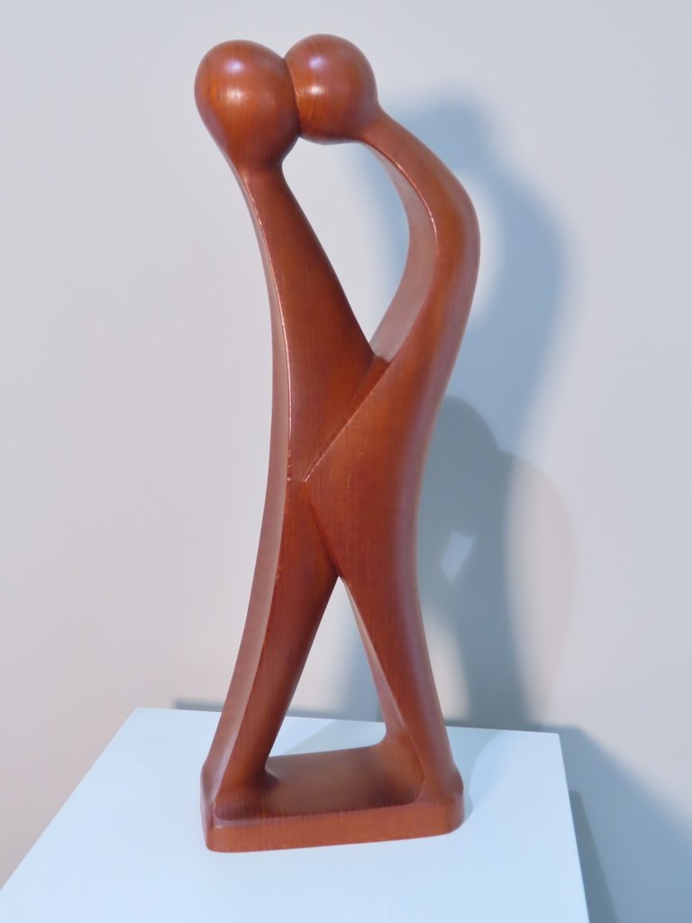 Wooden Sculpture *the Kiss* By Simon Randers, Denmark -photo-1