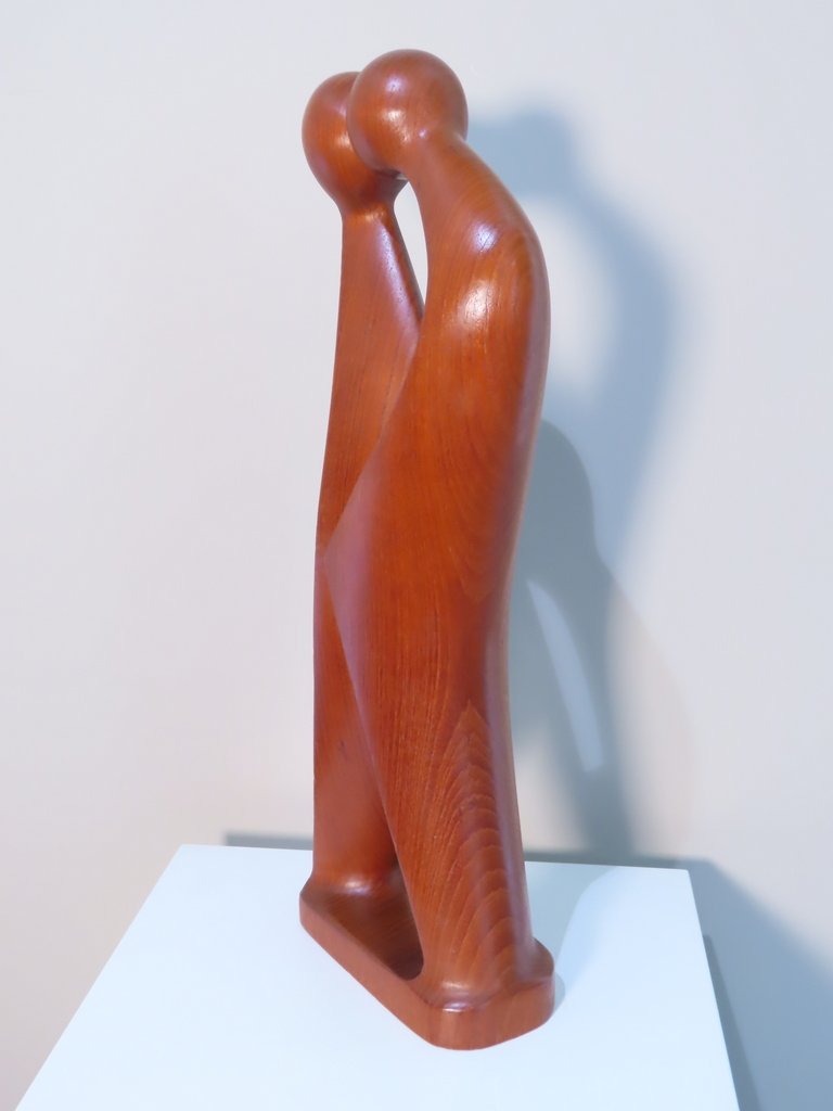 Wooden Sculpture *the Kiss* By Simon Randers, Denmark -photo-2