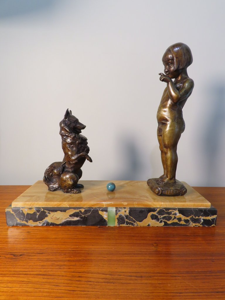 SCULPTURE EN BRONZE JEUNE FILLE ET SON CHIEN Epoque Art Déco -photo-1
