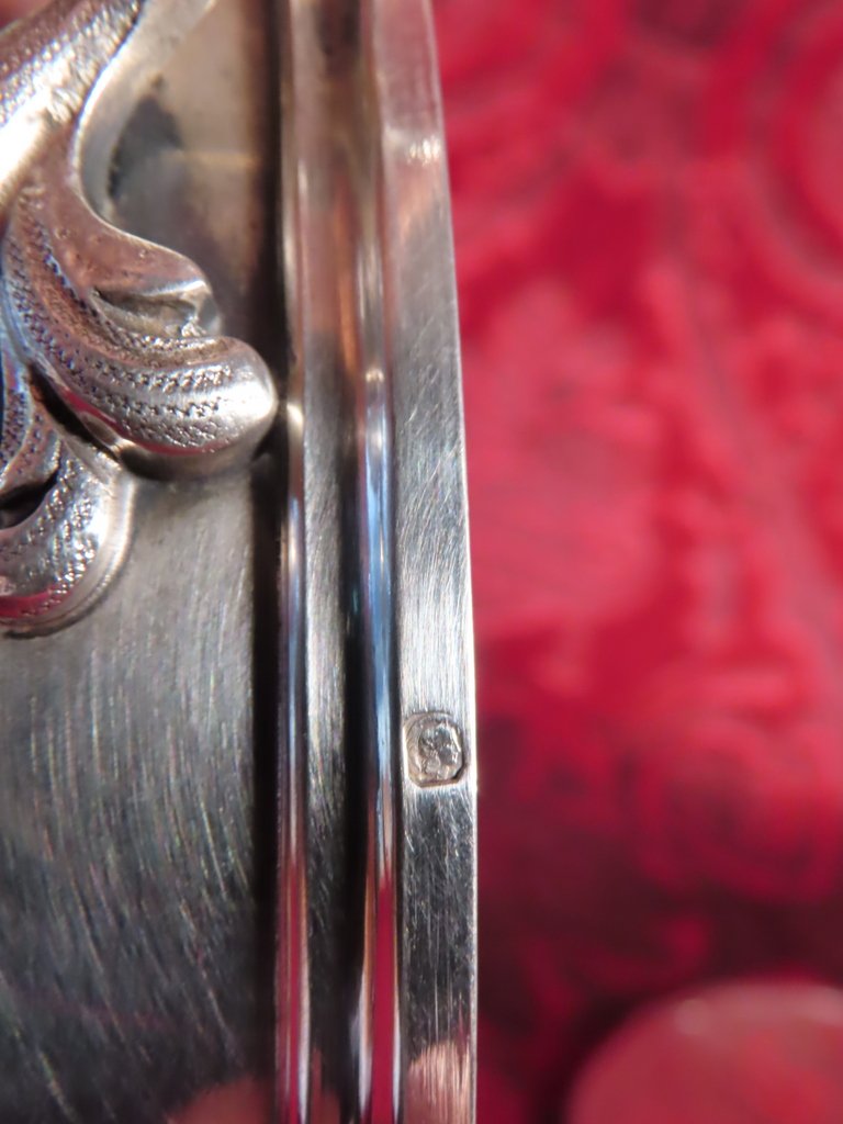LEGUMIER ARMORIE EN ARGENT ET COURONNE DUCALE-photo-3