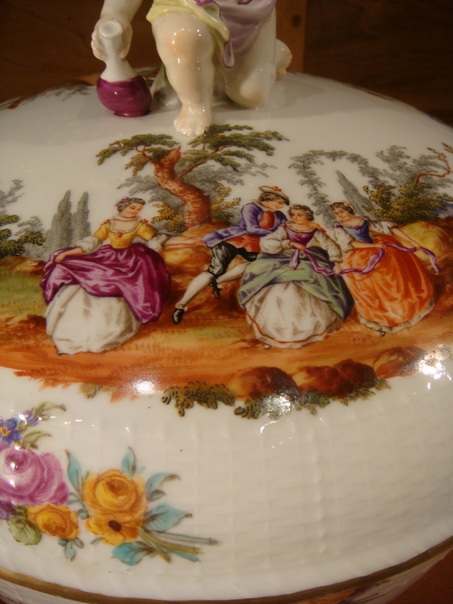 Bacchus Porcelain Tureen Pot-photo-2
