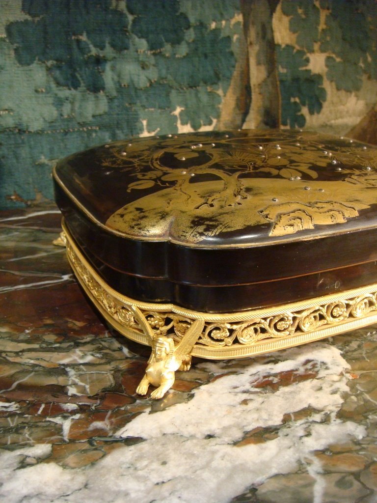 Lacquer Box With Gilt Bronze Mount-photo-3