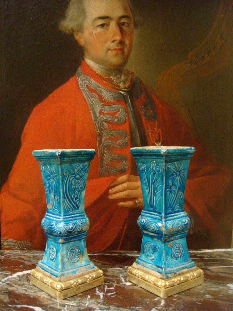 Paire De Vases En Ceramique - Chine Epoque XVIII ème Siècle 