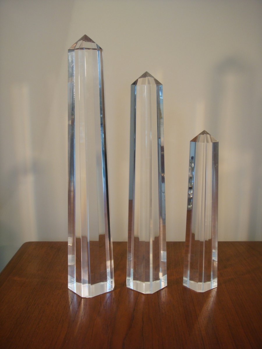 Suite Of Three Obelisks In Plexiglass-photo-1