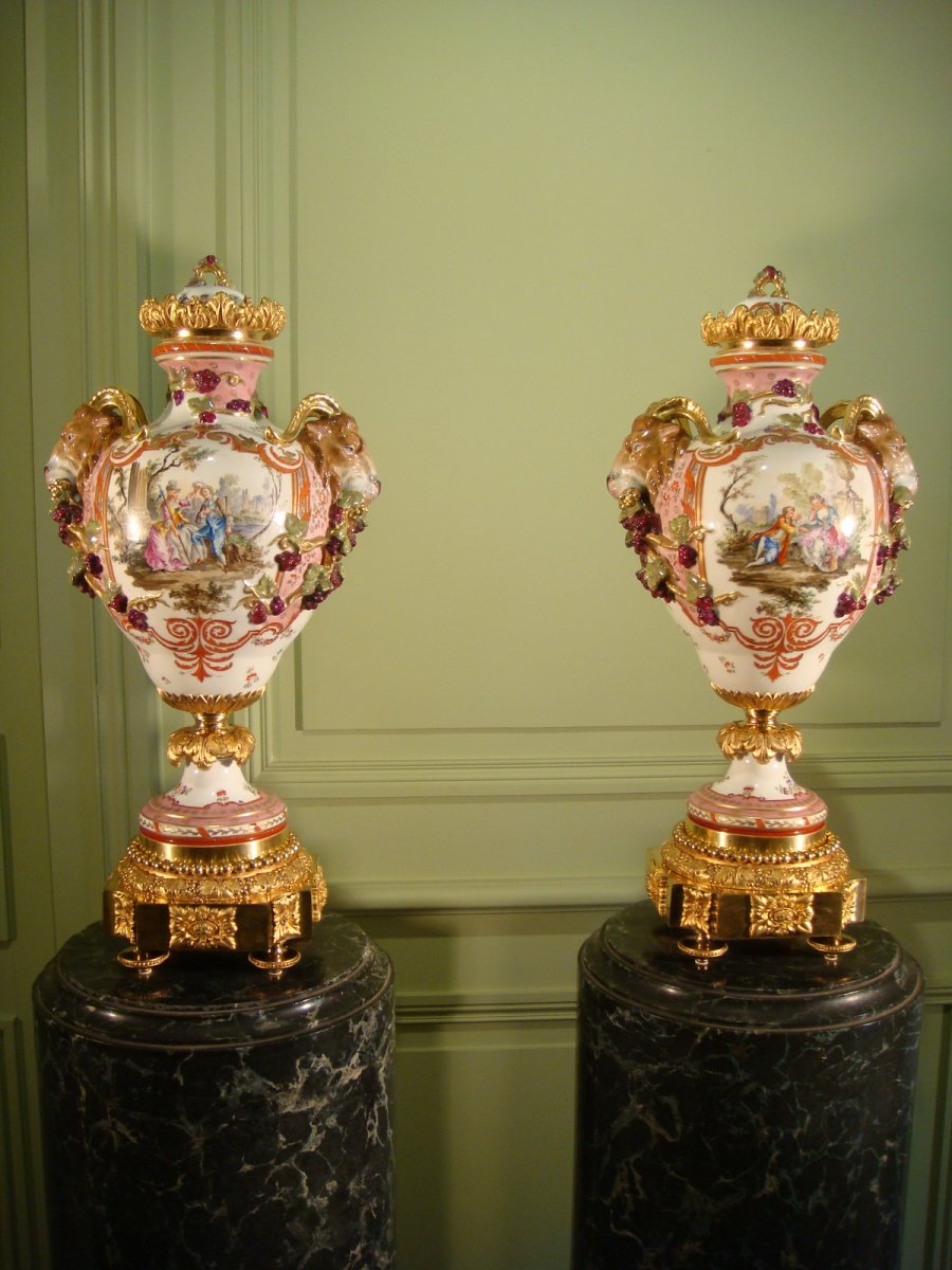Pair Of Large Porcelain Cassolettes Vases Meissen Epoque XIX 