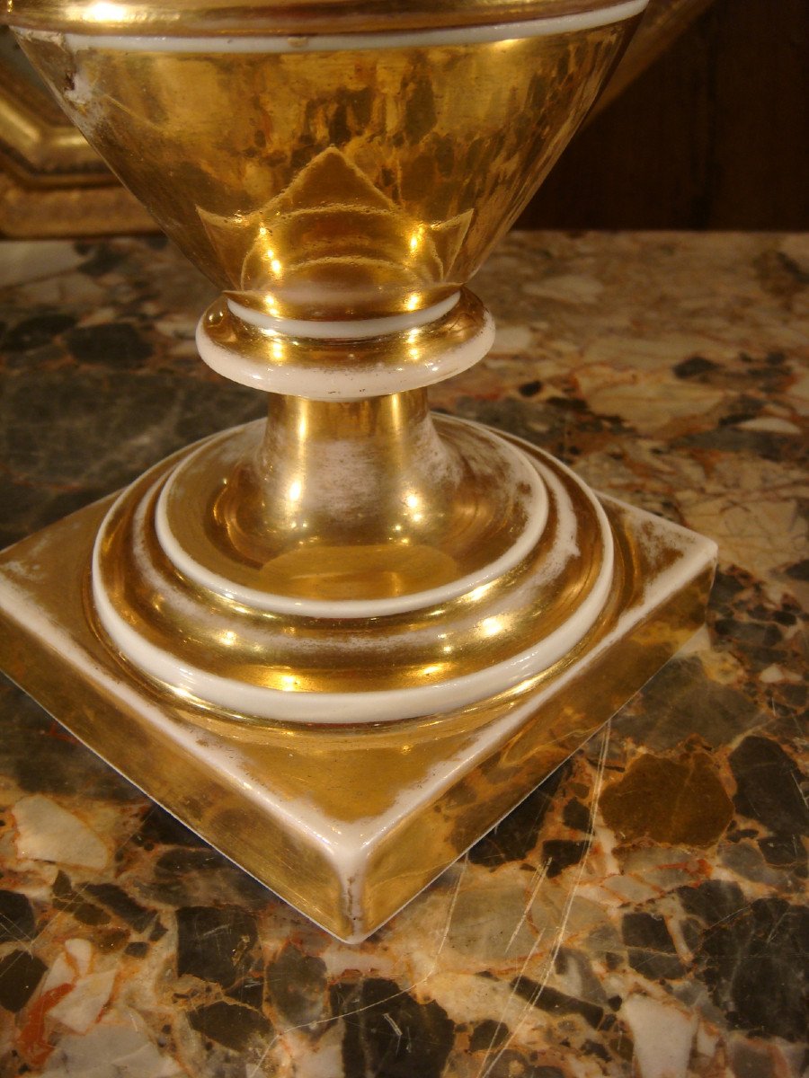 Pair Of Paris Porcelain Restoration Period Vases-photo-3