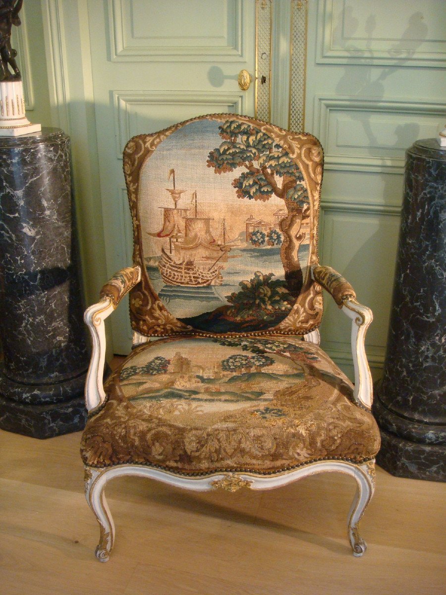 Large Fauteuil à Dossier Plat En Tapisserie - Epoque Louis XV