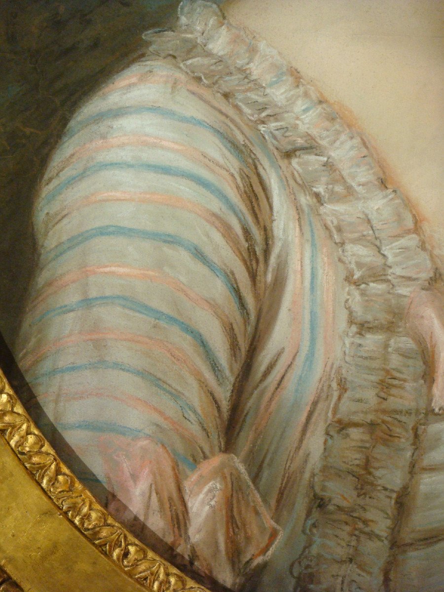 Pastel Ovale Jeune Femme Au Panier Epoque Louis XVI -photo-1