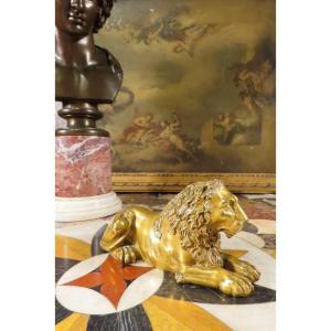 LION COUCHE EN BRONZE CISELE ET DORE Epoque Premier Empire