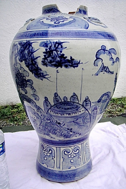 Important Chinese Vase, Late 19th Century, White And Blue Glazed Terracotta, H: 69 Cm, As Is.-photo-1