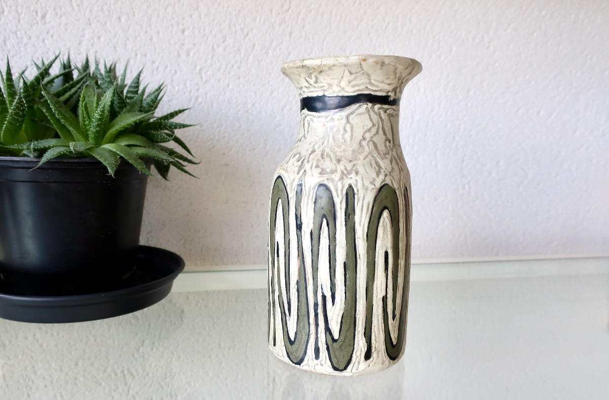 Livia Gorka: Small Ceramic Vase, 1960s Design-photo-2