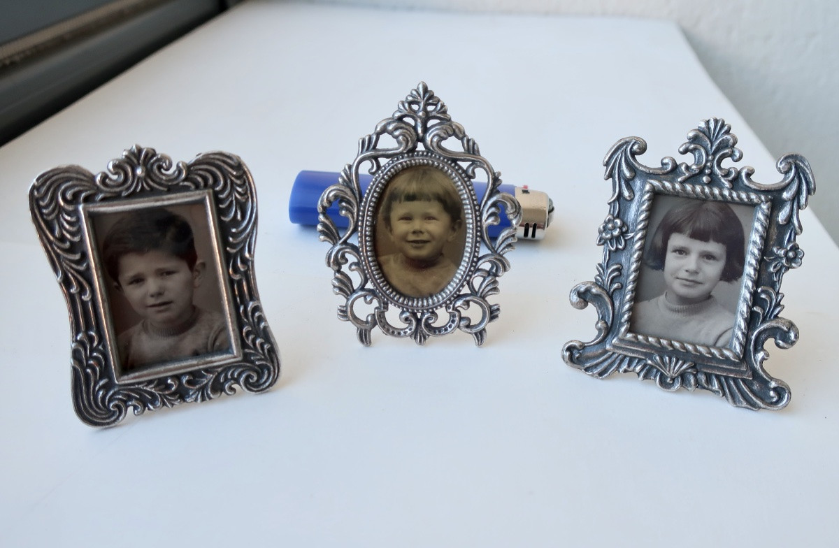 3 Small Photo Frames, For Tabletop Or Hanging, Metal, Identity Size, Excellent Condition.-photo-2