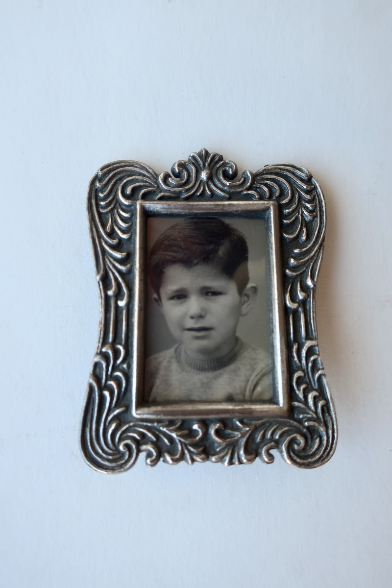 3 Small Photo Frames, For Tabletop Or Hanging, Metal, Identity Size, Excellent Condition.-photo-3