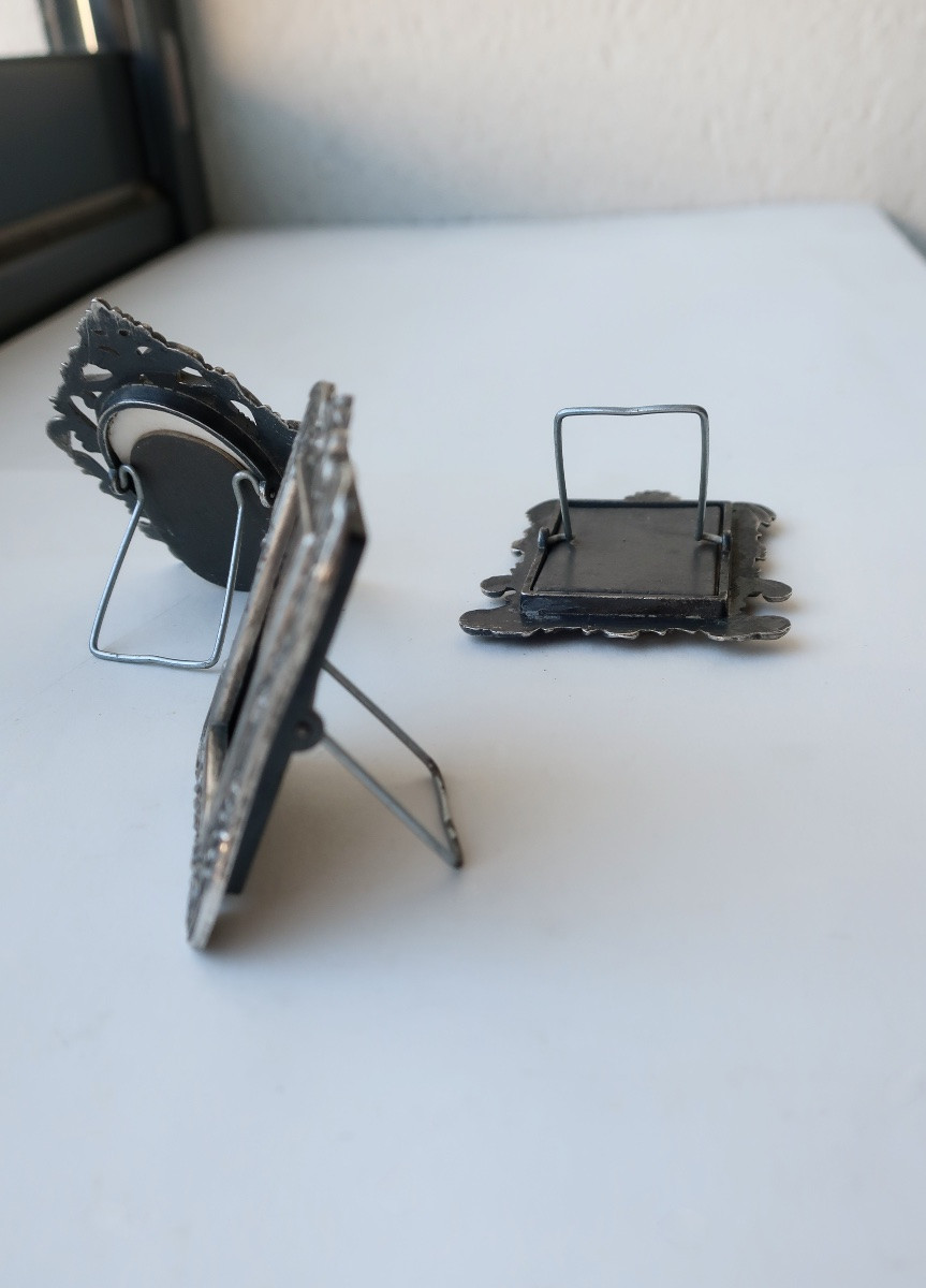 3 Small Photo Frames, For Tabletop Or Hanging, Metal, Identity Size, Excellent Condition.-photo-2