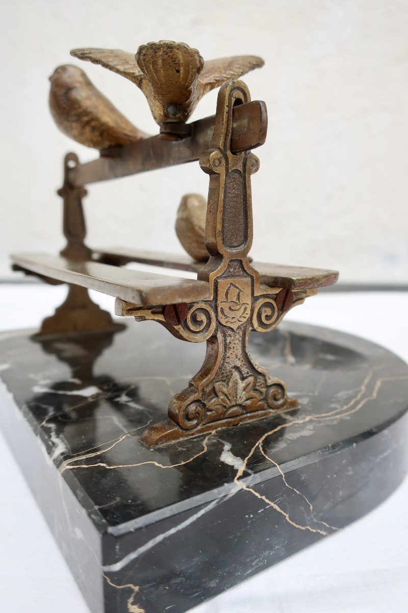 Vide-Poches Art Déco "Moineaux sur un banc Parisien", Bronze et Marbre Portor vers 1930-photo-2