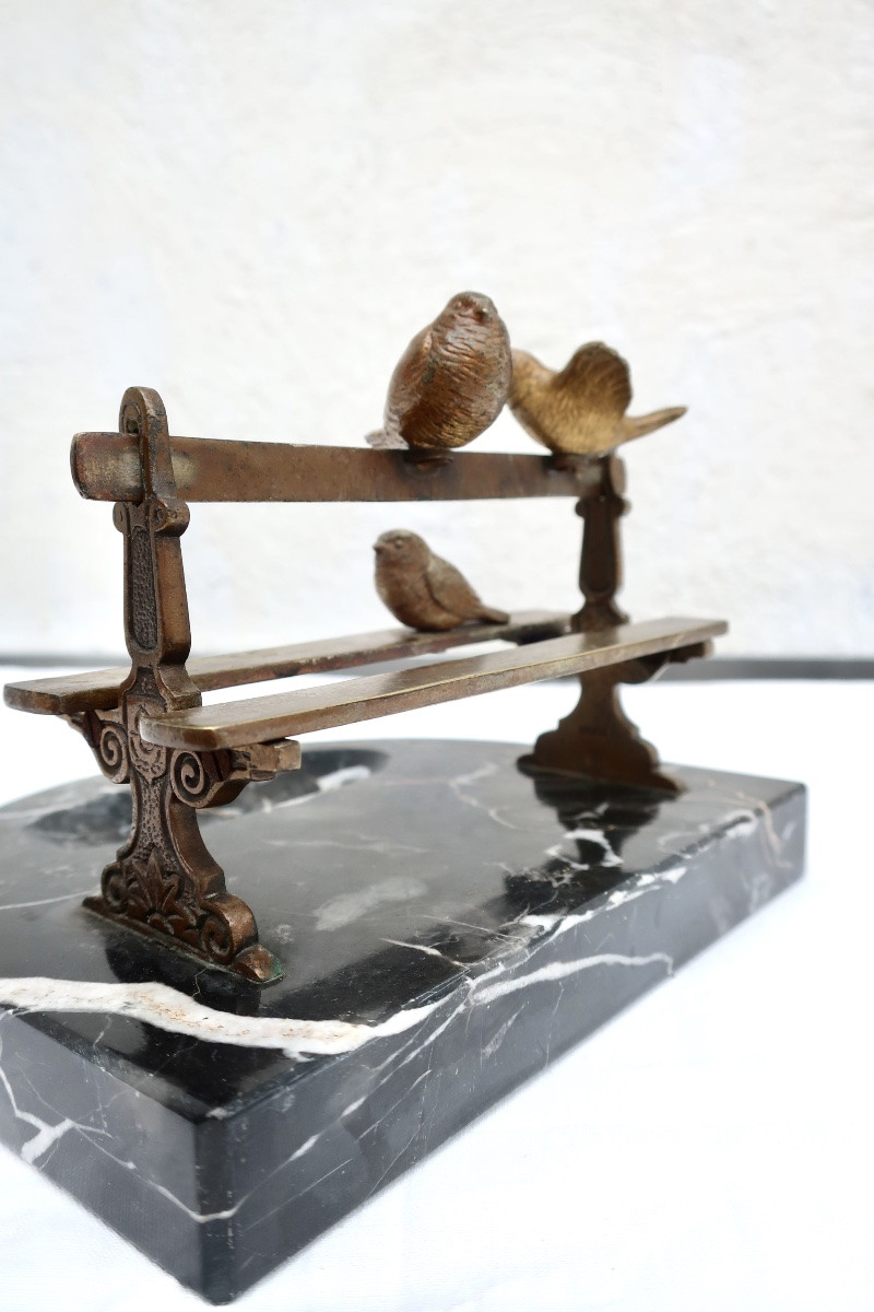 Vide-Poches Art Déco "Moineaux sur un banc Parisien", Bronze et Marbre Portor vers 1930-photo-5