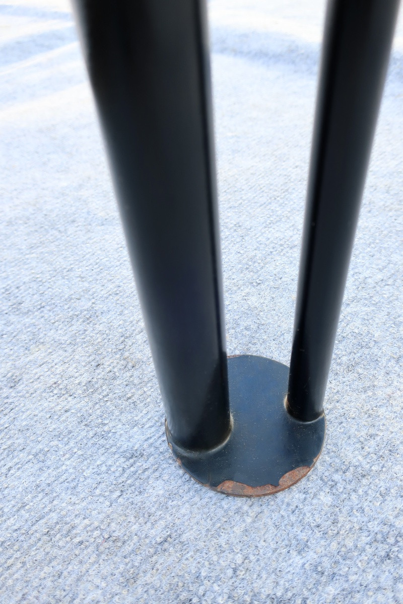 Table à Manger par Philippe Starck, Modèle "Joe Ship", cica 1982-photo-3