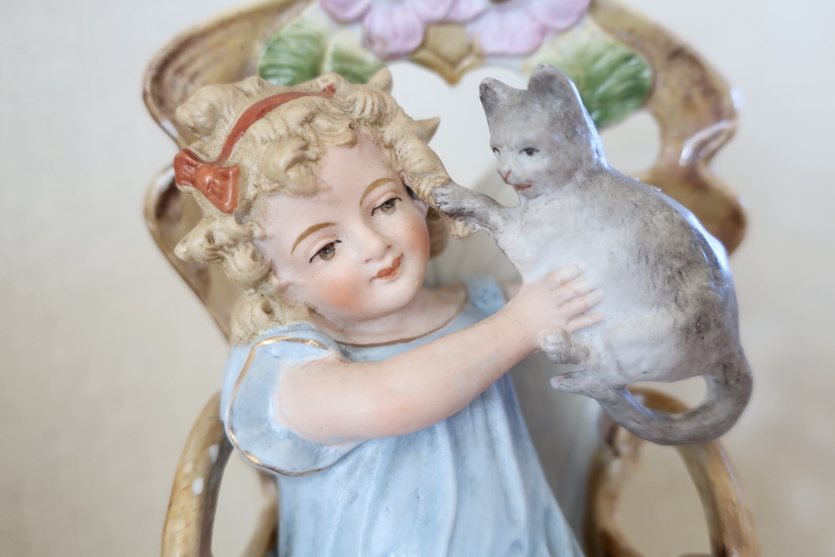 A.w.f. Kister Scheibe Alsbach Biscuit Figurine, Girl With Cat, 24 Cm, Circa 1910, Child, Cherub...