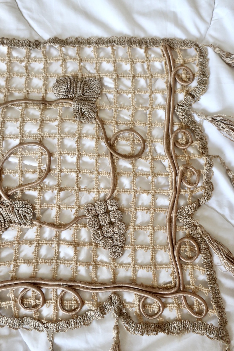 Cantonnière Art Nouveau 1900 Dentelle Filet Crochet + Applications Raisins, L = 140 cm-photo-2