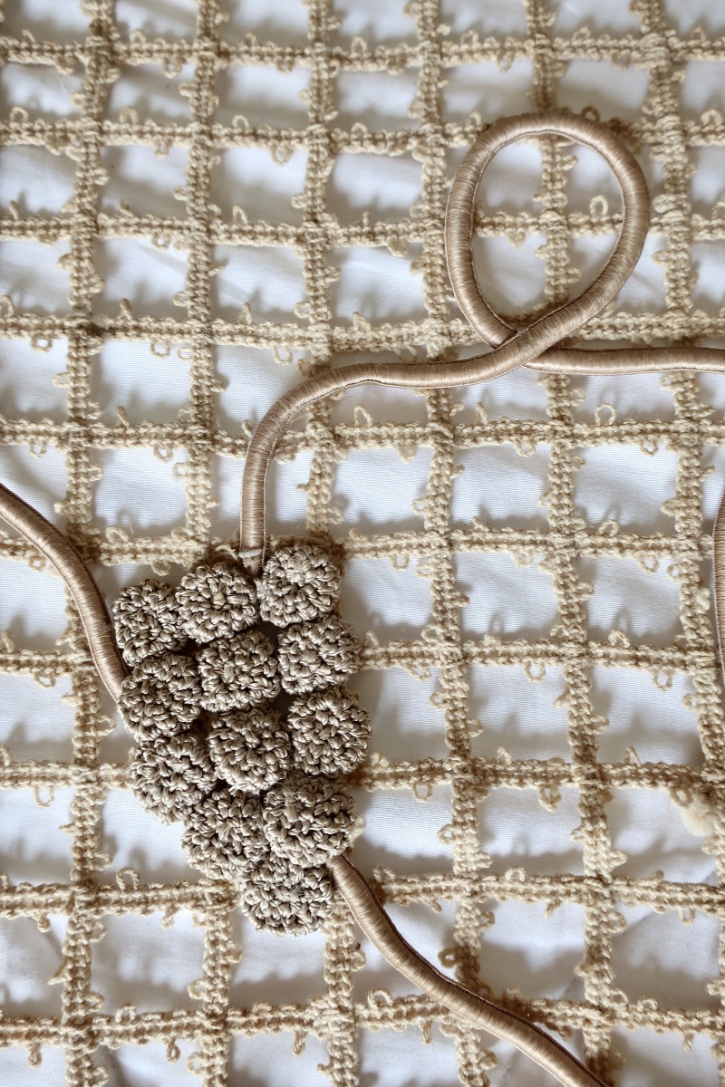 Cantonnière Art Nouveau 1900 Dentelle Filet Crochet + Applications Raisins, L = 140 cm-photo-3