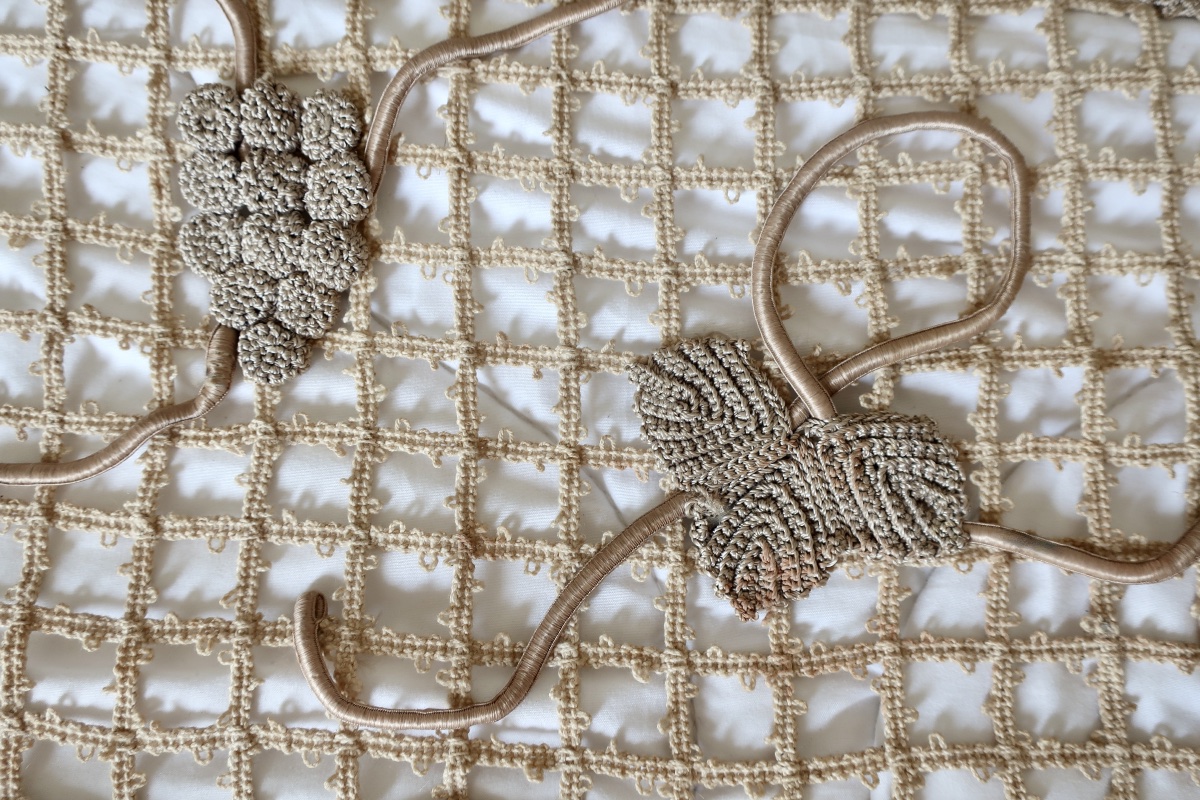Cantonnière Art Nouveau 1900 Dentelle Filet Crochet + Applications Raisins, L = 140 cm-photo-6