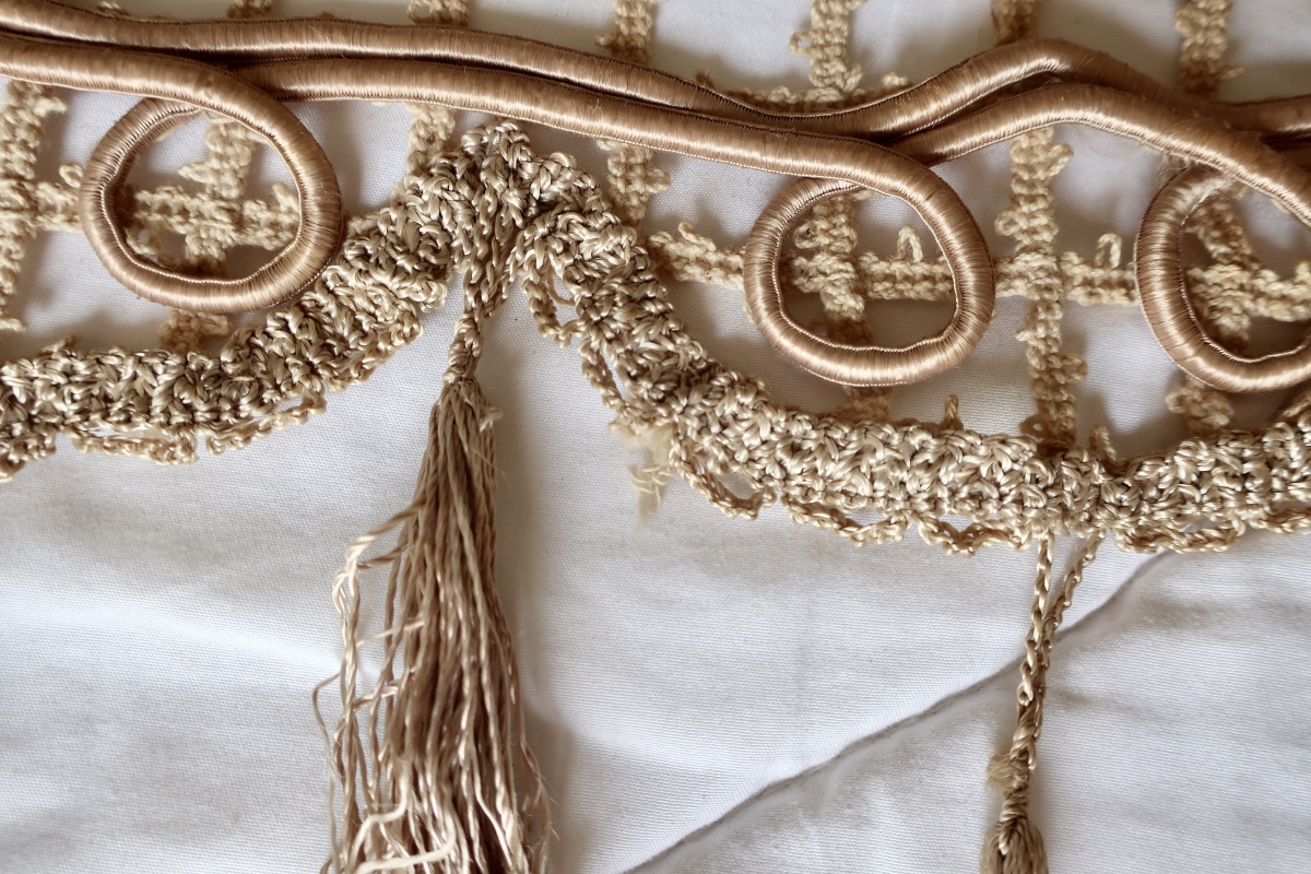 Cantonnière Art Nouveau 1900 Dentelle Filet Crochet + Applications Raisins, L = 140 cm-photo-7