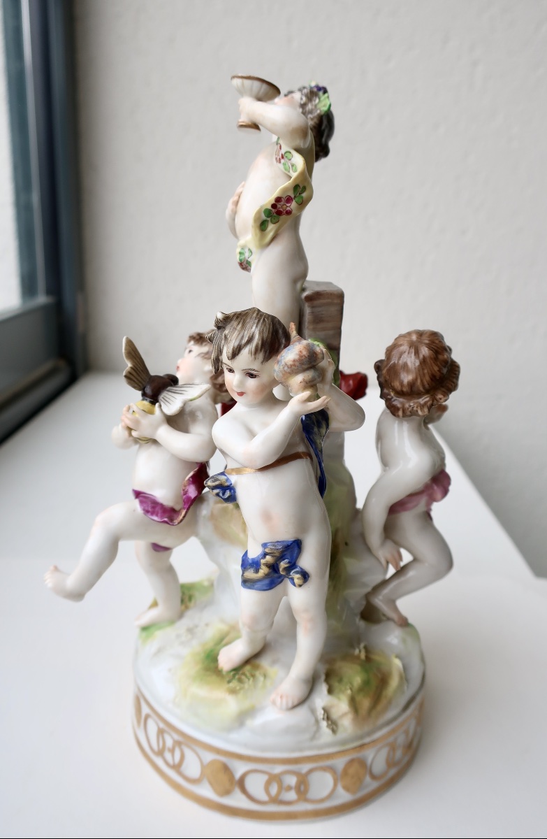 Groupe Porcelaine Volkstedt-Rudolstadt 19è, les Cinq Sens, Amours, Puttis...-photo-2