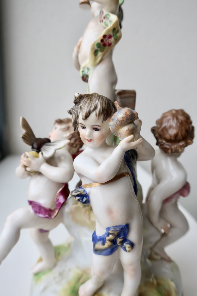 Groupe Porcelaine Volkstedt-Rudolstadt 19è, les Cinq Sens, Amours, Puttis...-photo-2