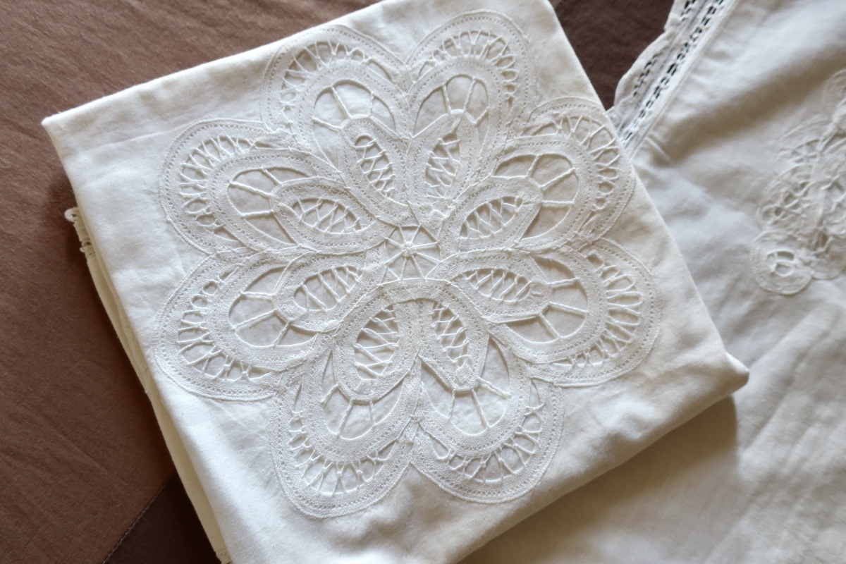2 Linen Pillowcases, Embroidery And Lace, Like New, 62 X 62 Cm-photo-7
