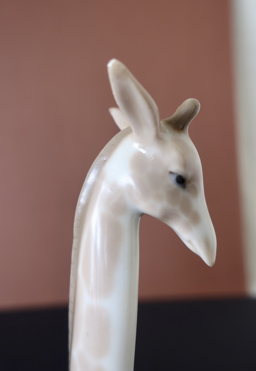 Lladro Porcelain Reclining Giraffe, Before 1960-photo-6