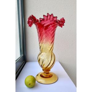 19th Century Tulip Vase In Red And Amber Crystal, "amberina", Twisted, Scalloped Neck, H 34 Cm