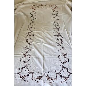 Large Vintage Embroidered Linen Tablecloth + 9 Matching Napkins, Like New