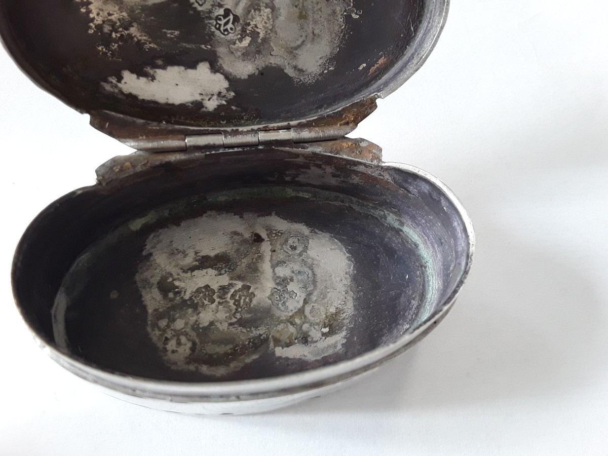 Rare 18th Century Silver Snuffbox With Hot Air Balloon Decoration -photo-3