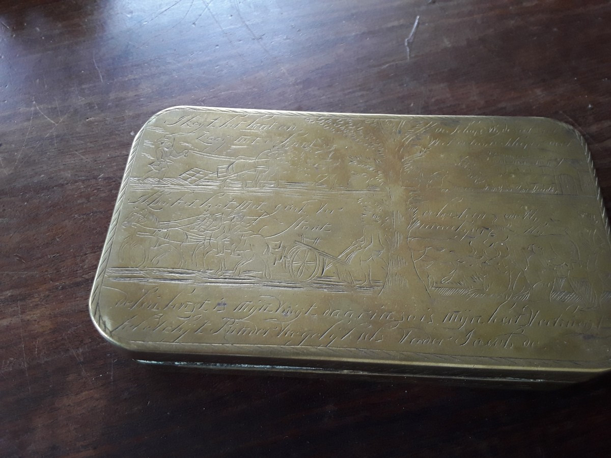 Tabatiere hollandaise en laiton datée 1680-photo-2