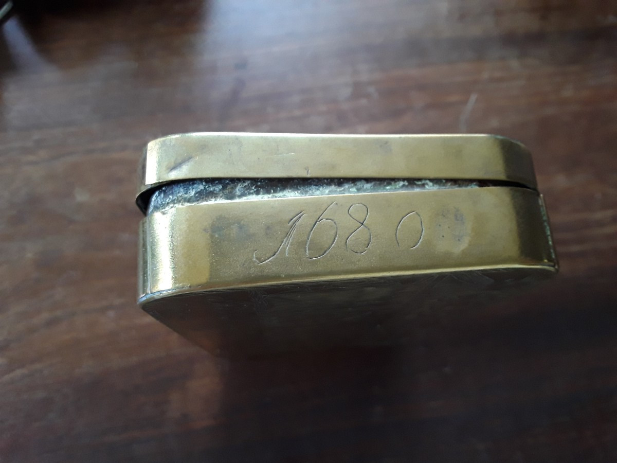 Tabatiere hollandaise en laiton datée 1680-photo-4