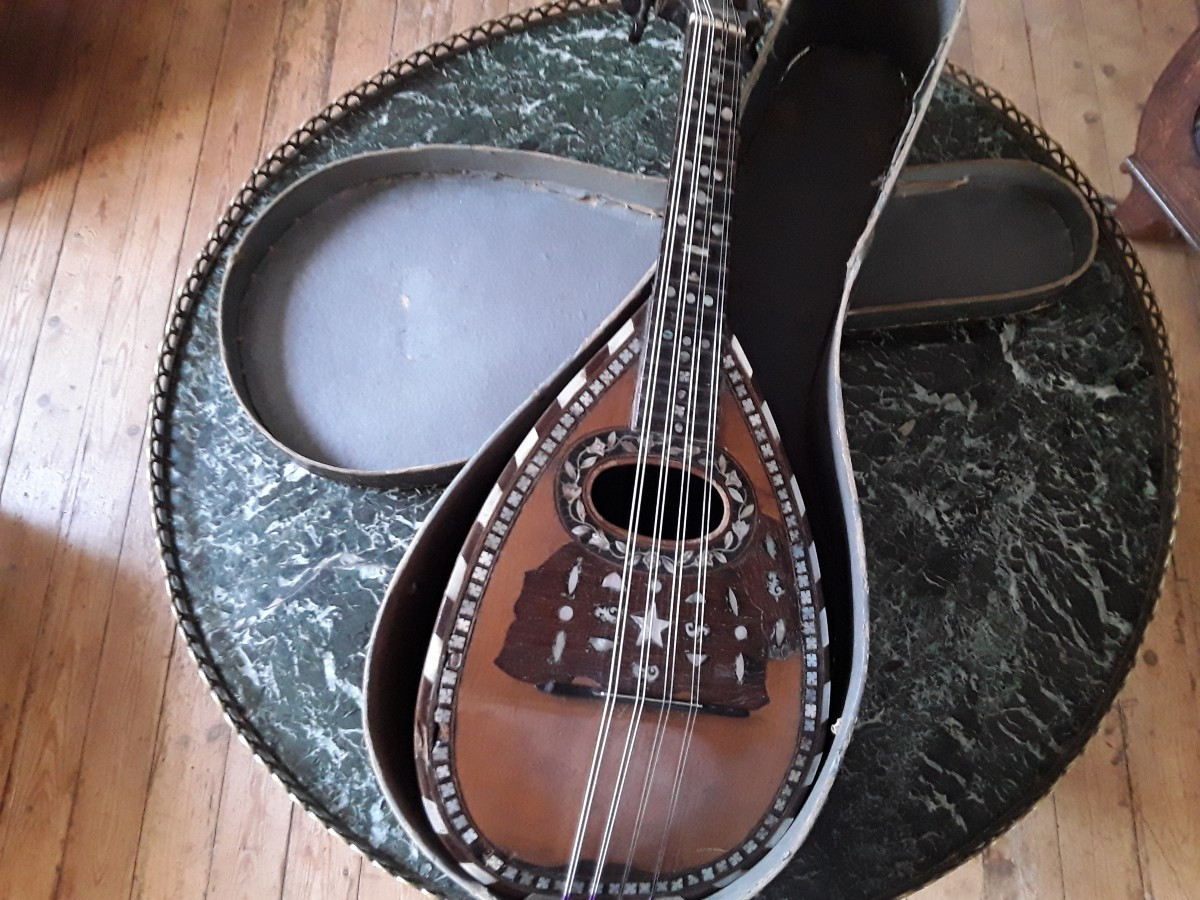 Mandoline ancienne dans sa boite en carton-photo-2