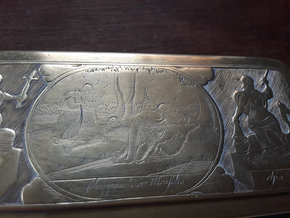 17th Century Dutch Brass Snuffbox -photo-4