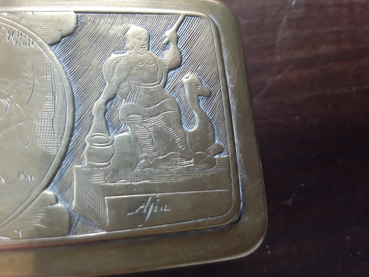 17th Century Dutch Brass Snuffbox -photo-4