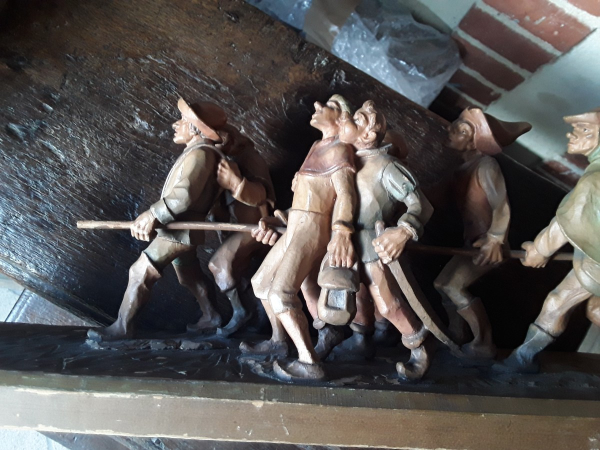Étonnant groupe en bois sculpté fin 19ème siecle début 20ème siecle 