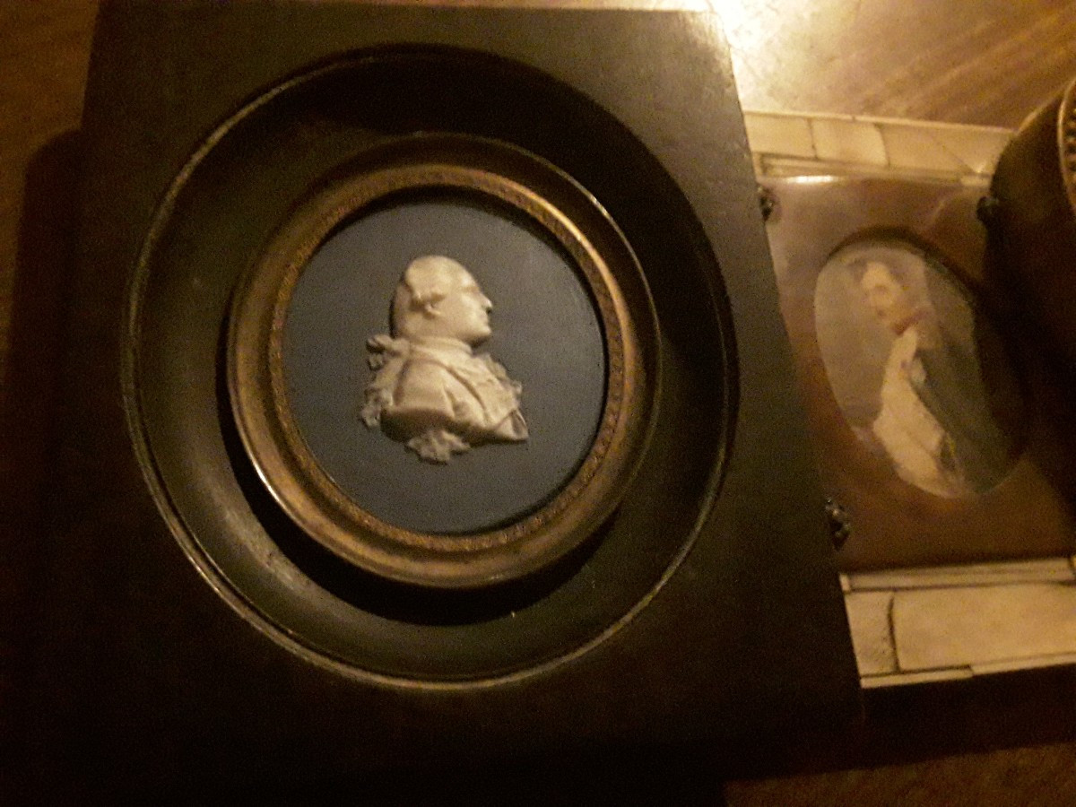 Set Of 6 Antique Miniatures In Various Materials -photo-2