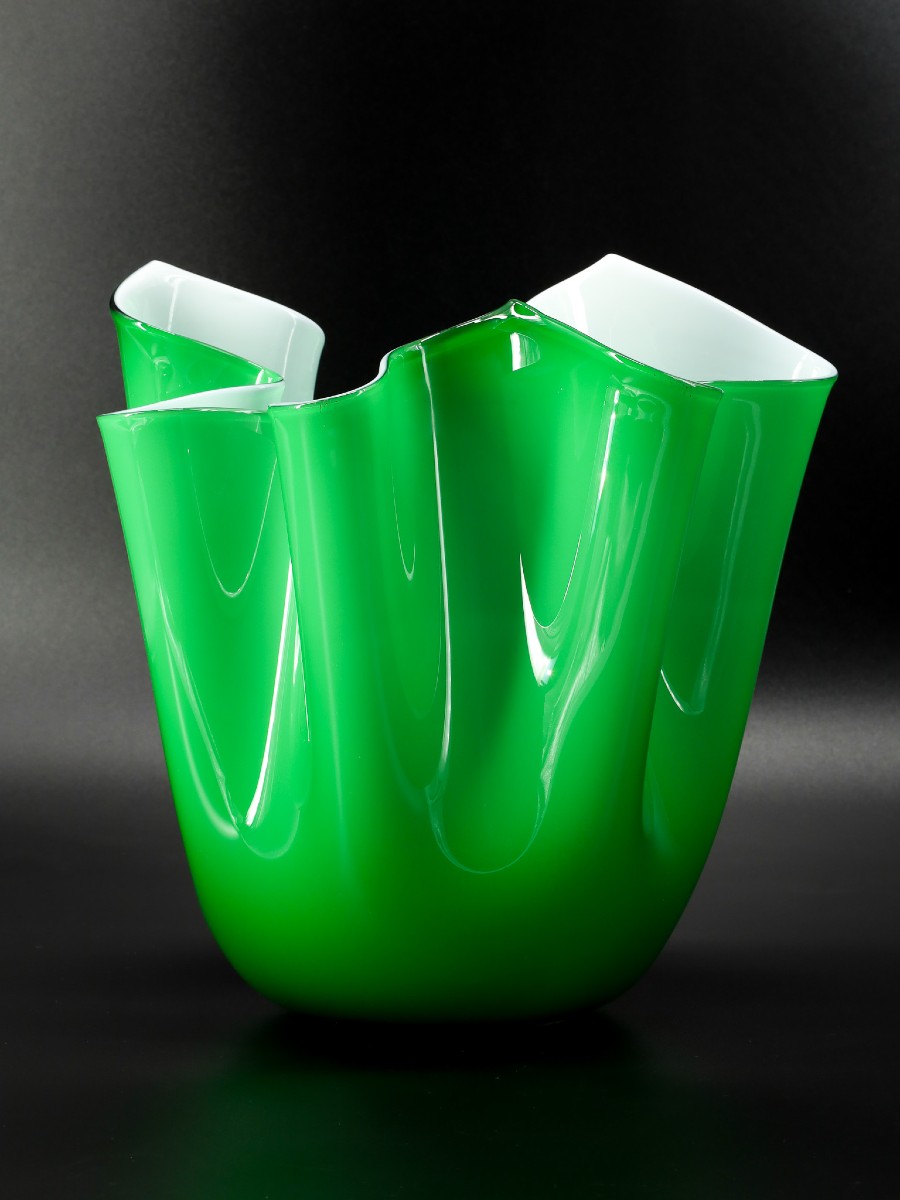 Vase “fazzoletto” en verre vert, Venini 1989, Murano